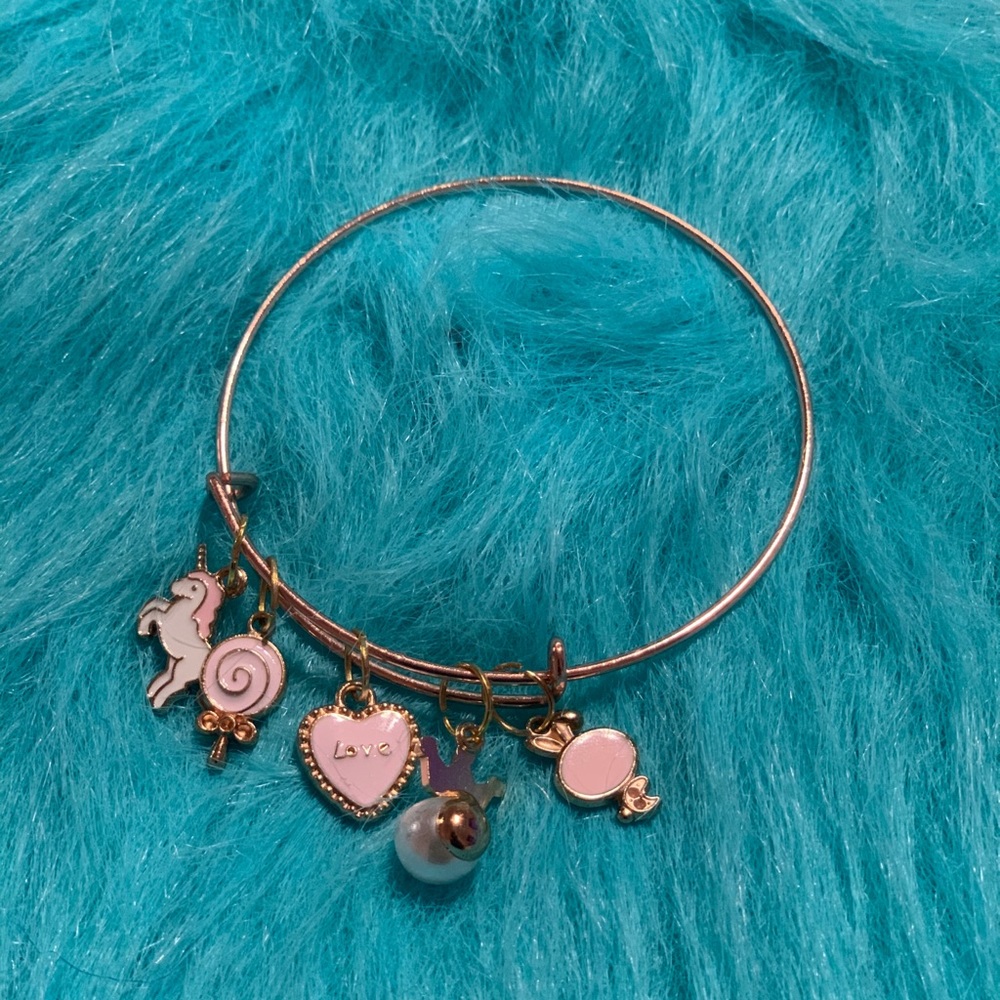 charm bangle “pretty in pink”